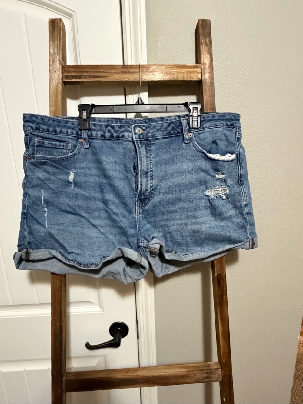 Old Navy Distressed Rolled-Hem Jean Shorts - Light Blue